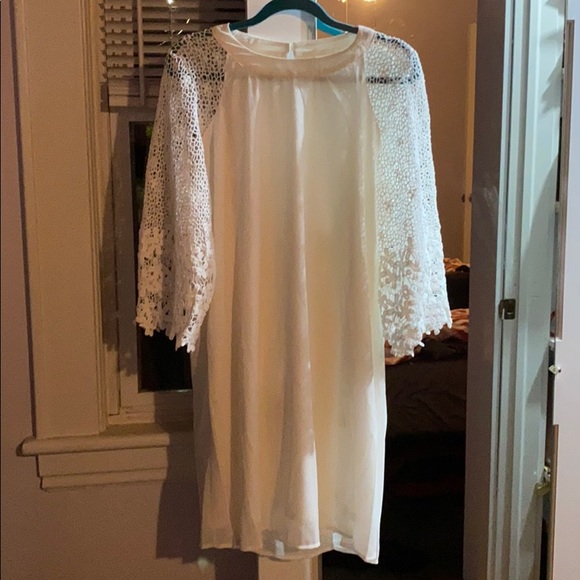 NWOT White 3/4 Lace Sleeve Tunic Dress - Picture 3 of 5